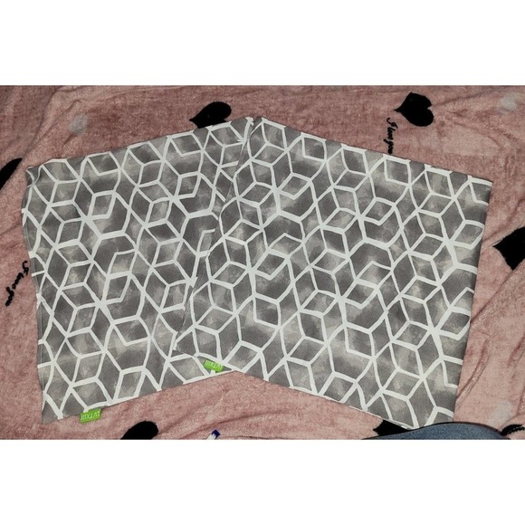 Set of 2 Pillow cases, gray and white decorative - Picture 1 of 2